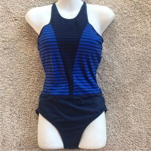 New NIKE one piece in navy blue Swimsuit MEDIUM